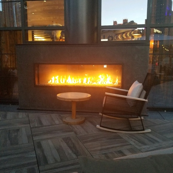 Meet your Posher, Nicole - Picture 1 of 1